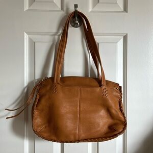 HOBO Tan leather purse. EUC! Spotless inside and out. 9”L by 12”W. 10 inch drop.
